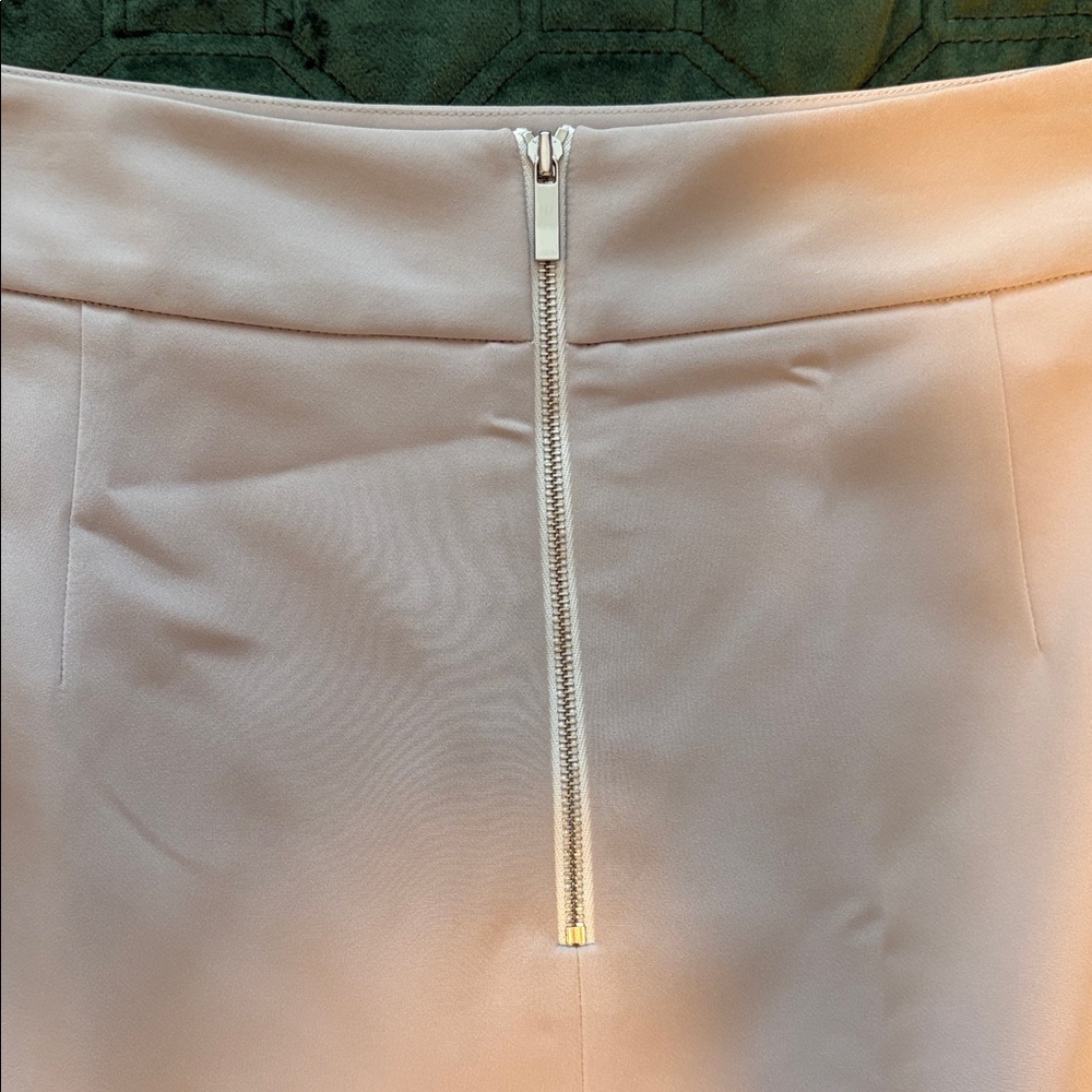 Elie Tahari taupe skirt like new Size 8 - Picture 6 of 12